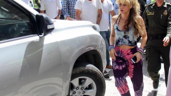 Shakira ahora habla con acento español y sus fans colombianos encienden las redes sociales