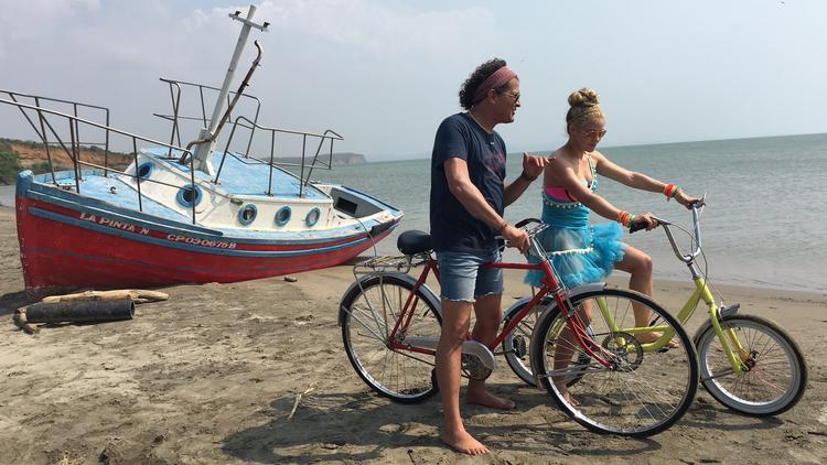 "La bicicleta" de Carlos Vives se perfila desde ya como el tema del verano en España
