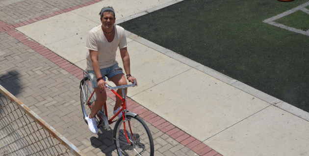 Indignación por recompensa de 3.000 euros por bicicleta de Carlos Vives