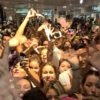 Maluma arrasa con su multitudinaria firma en Madrid