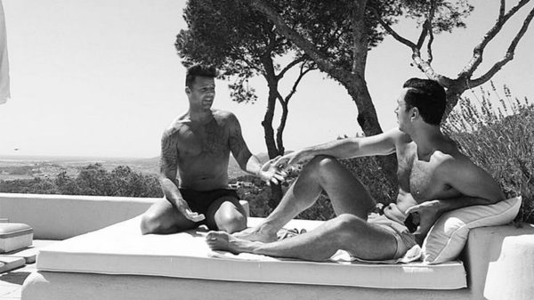 Ricky Martin se la pasa bomba con su chico en Ibiza