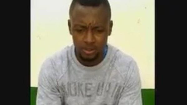 Futbolista colombiano que golpeó a su mujer pide perdón en un vídeo