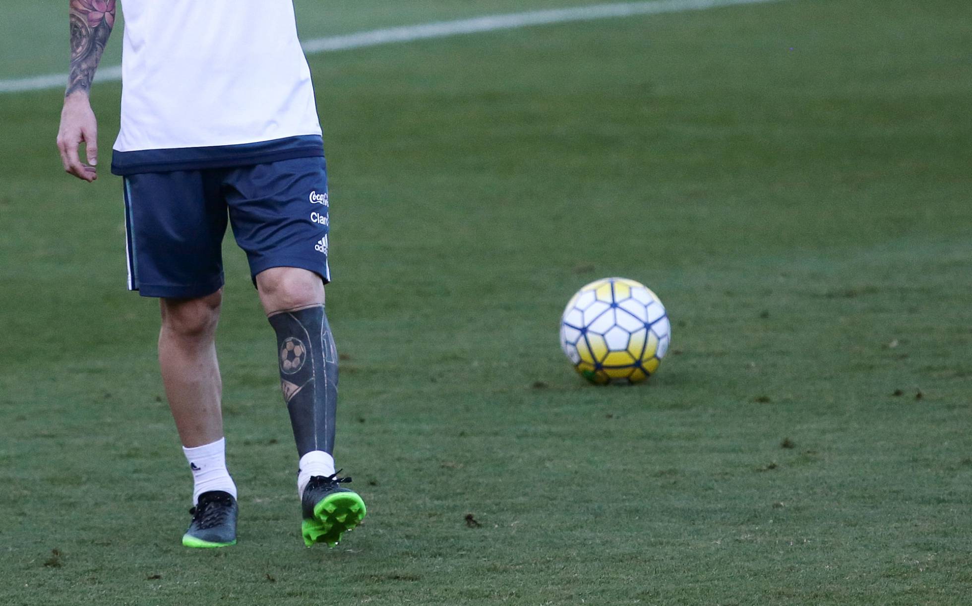 El extraño tatuaje de Leo Messi causa polémica