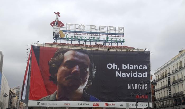Colombianos en España indignados con polémica valla de Netflix en el corazón de Madrid