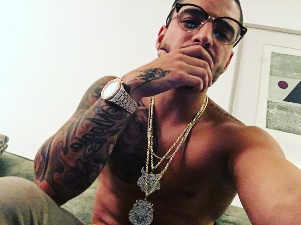 Piden retirada de denigrante vídeo de Maluma con Cuatro Babys