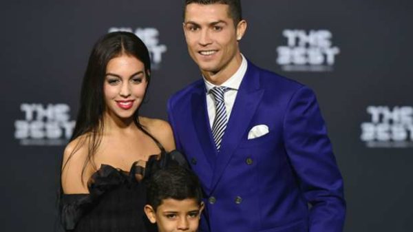 Cristiano Ronaldo oficializa su relación con la guapa Georgina Rodríguez
