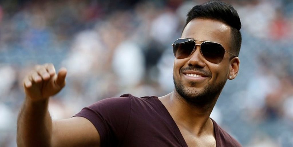 Modelo argetina dice en público que Romeo Santos es gay