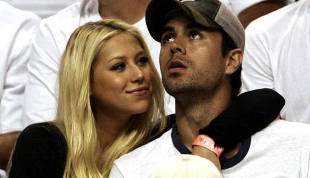Anna Kournikova y el cantante Enrique Iglesias ya son padres primerizos de mellizos