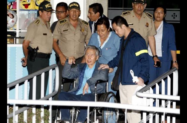Alberto Fujimori recibe el alta tras su indulto y se reúne con sus hijos