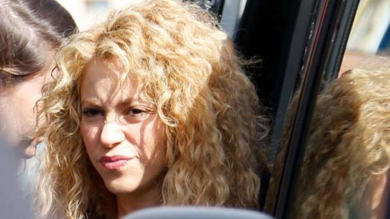 A Shakira la acusan de "vendida" por hablar en inglés