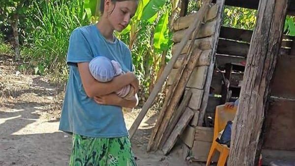 La joven española rescatada de una secta en Perú se reencuentra por fin con su padre