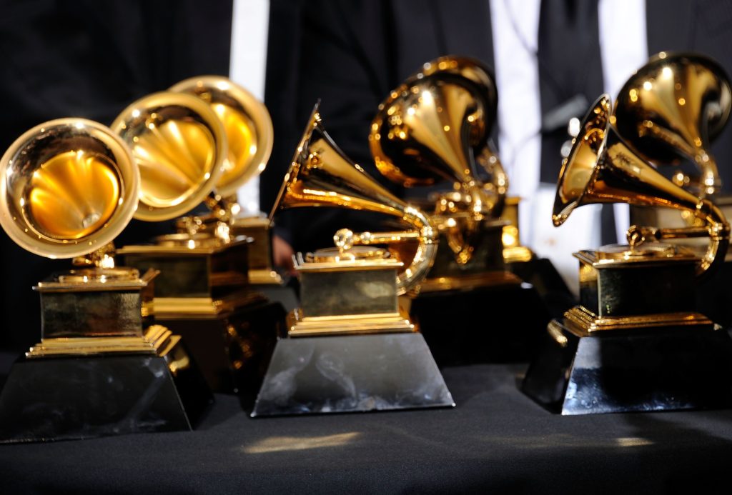 Las Vegas se prepara para los Grammy Latinos